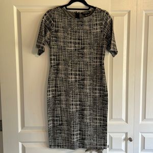 NWOT Black and White Nylon Knee Length Short Sleeve Work Dress Size 6